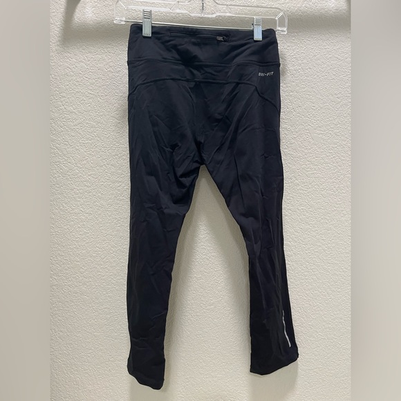Nike cropped leggings - Picture 2 of 4